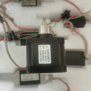 42推桿步進(jìn)電機(jī) 未使用 保管原因有點(diǎn)痕跡 全新準(zhǔn)新鼎智
