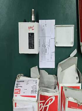DanfossKP2压力开关，全新未用，存放不当导致表面轻--议价商品