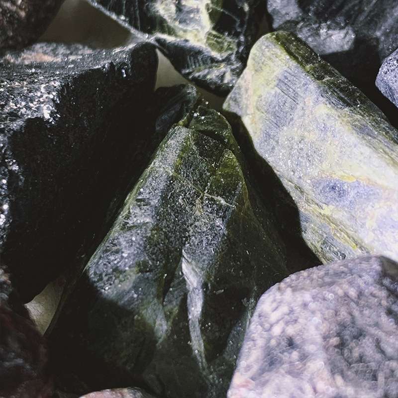 天然绿碧玺红水晶原石托玛琳矿物
