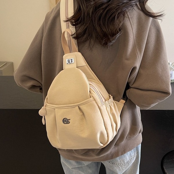 旅游双肩包女2024新款胸包轻便通