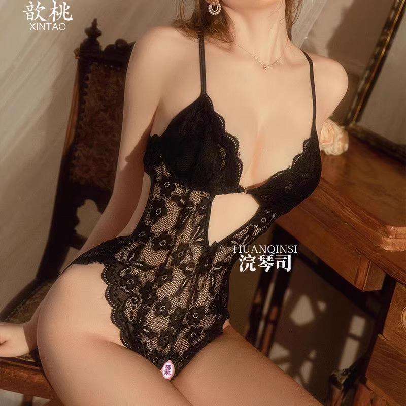 欧美镂空别致挂脖上衣性感蕾丝吊带背心女内搭辣妹鱼骨束腰连体衣