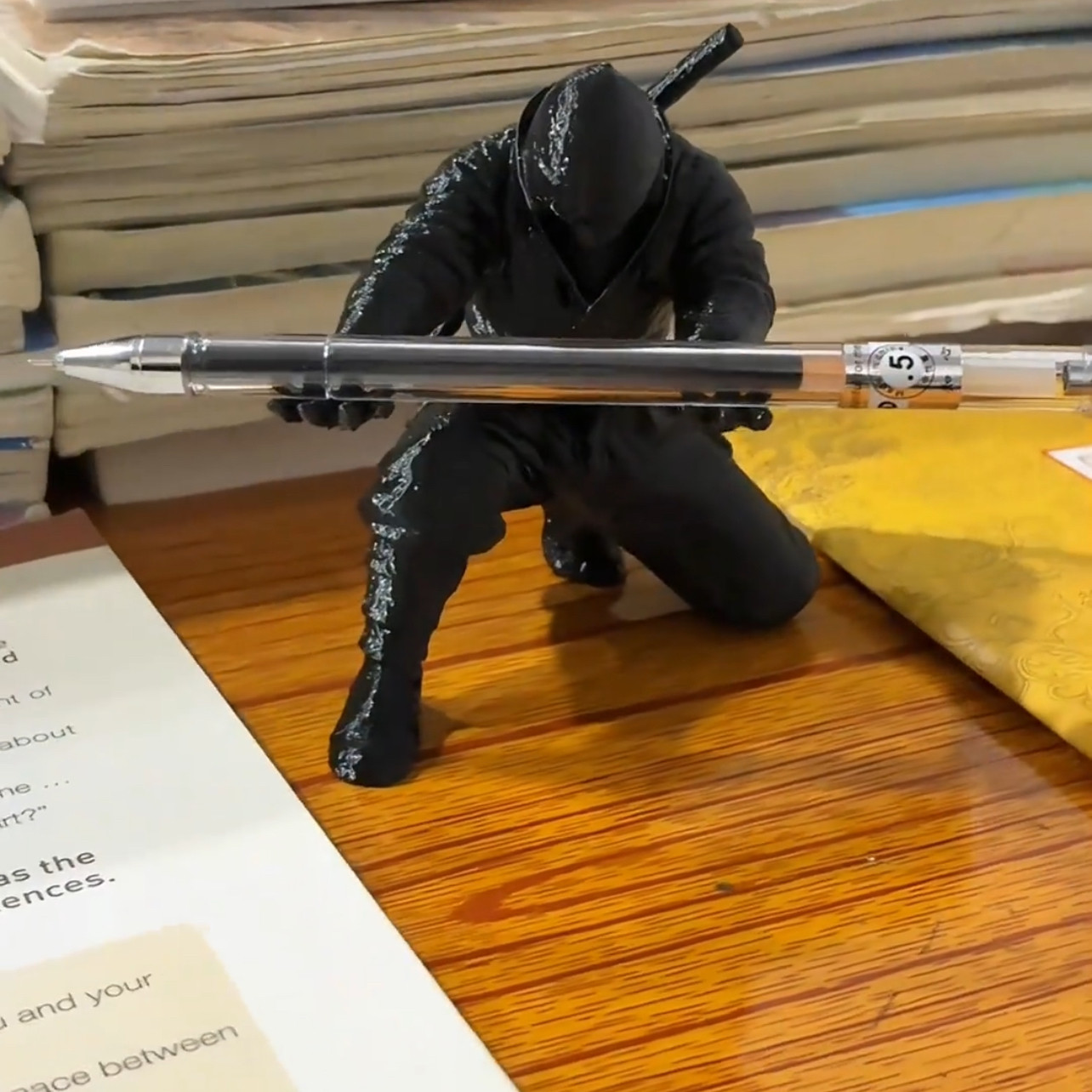 新款黑色上厕所最高礼仪3D忍者手办摆件办公室桌面收纳笔架个性