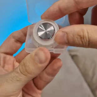 手指套手机辅助走位摇杆游戏手柄摇杆走位神器吸盘专用