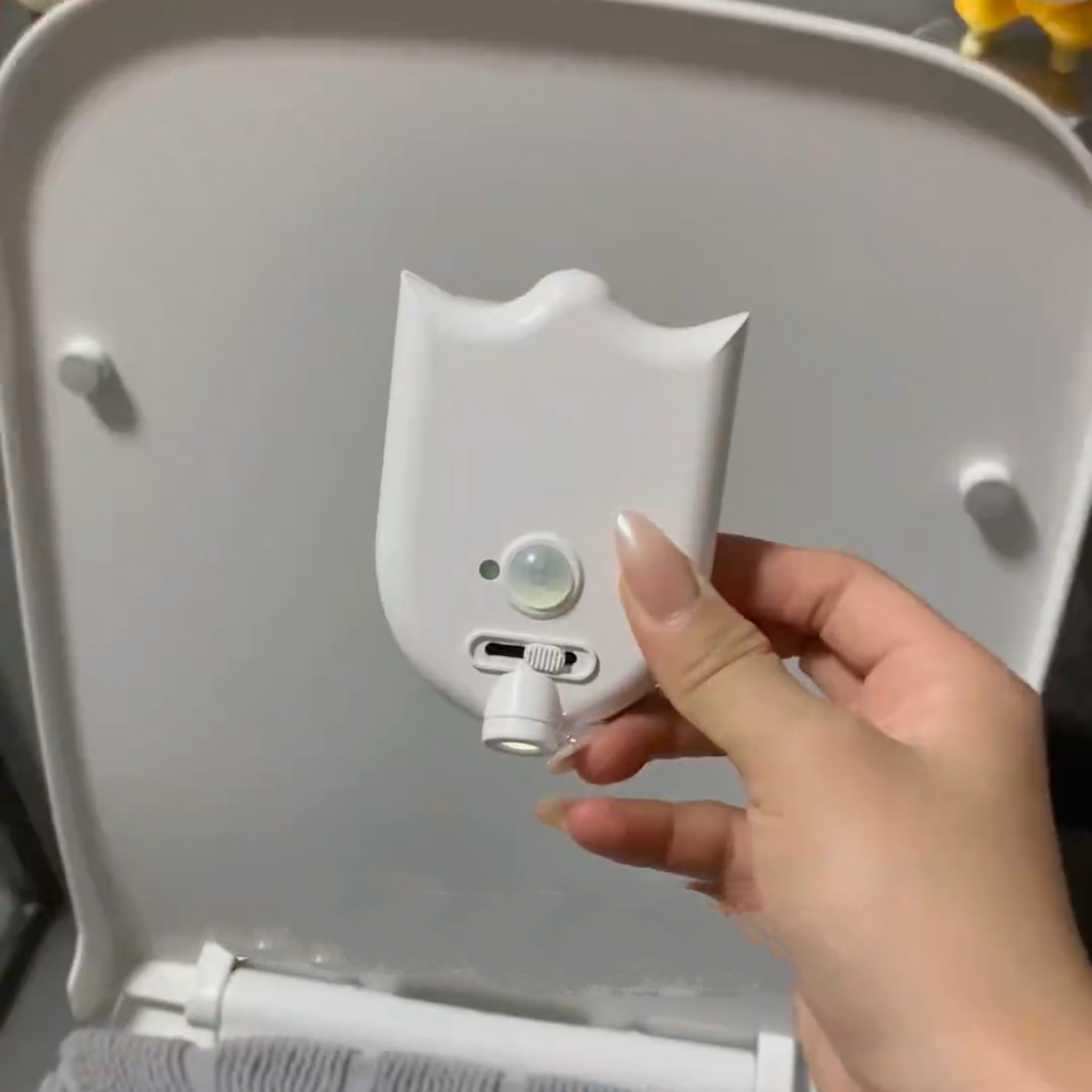 led智能人体感应卡通图案投影厕所灯创意马桶射灯厕所氛围投影灯
