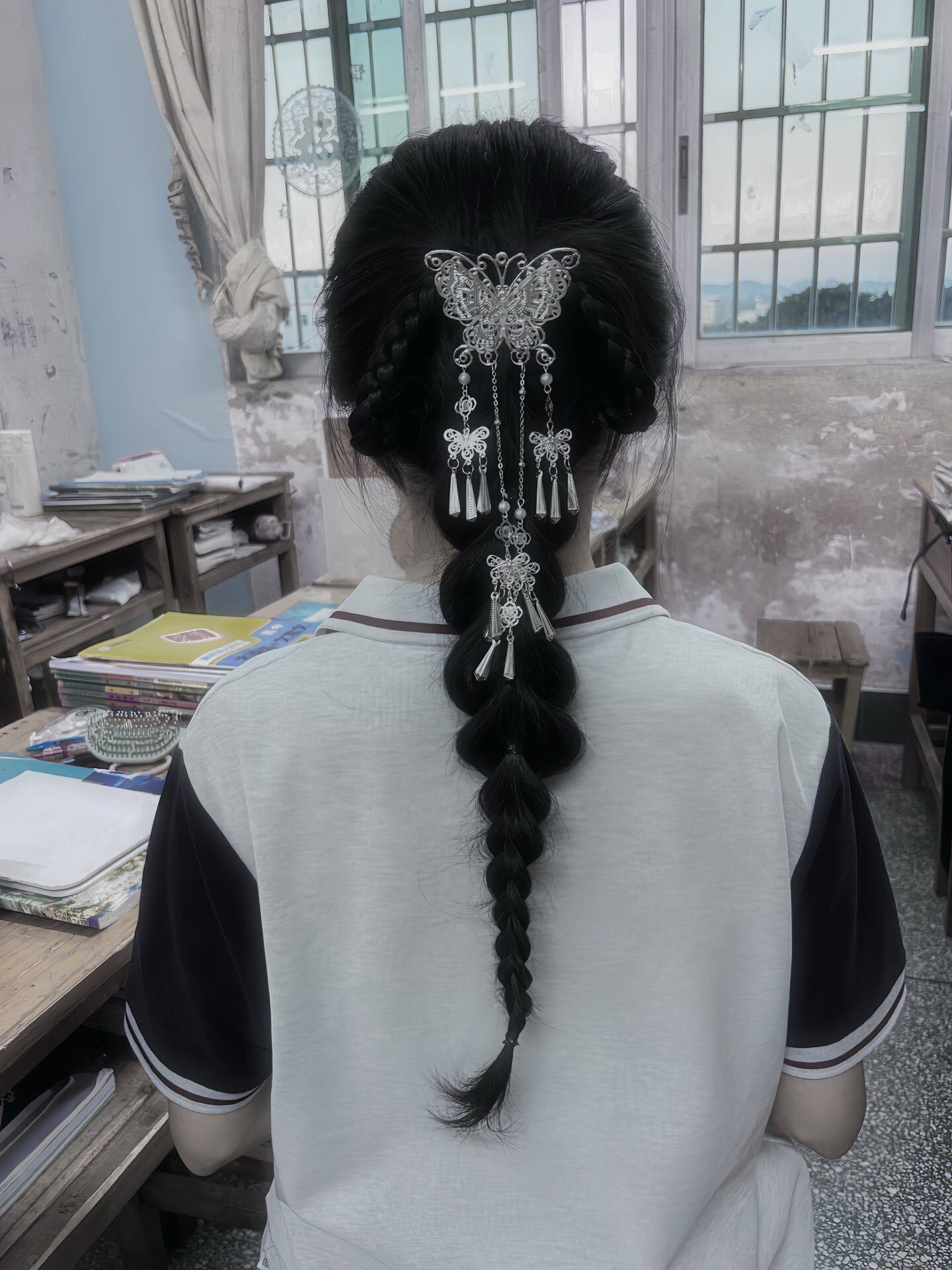 银色镂空蝴蝶铃铛长款流苏发簪女轻奢高级感后脑勺盘发发饰