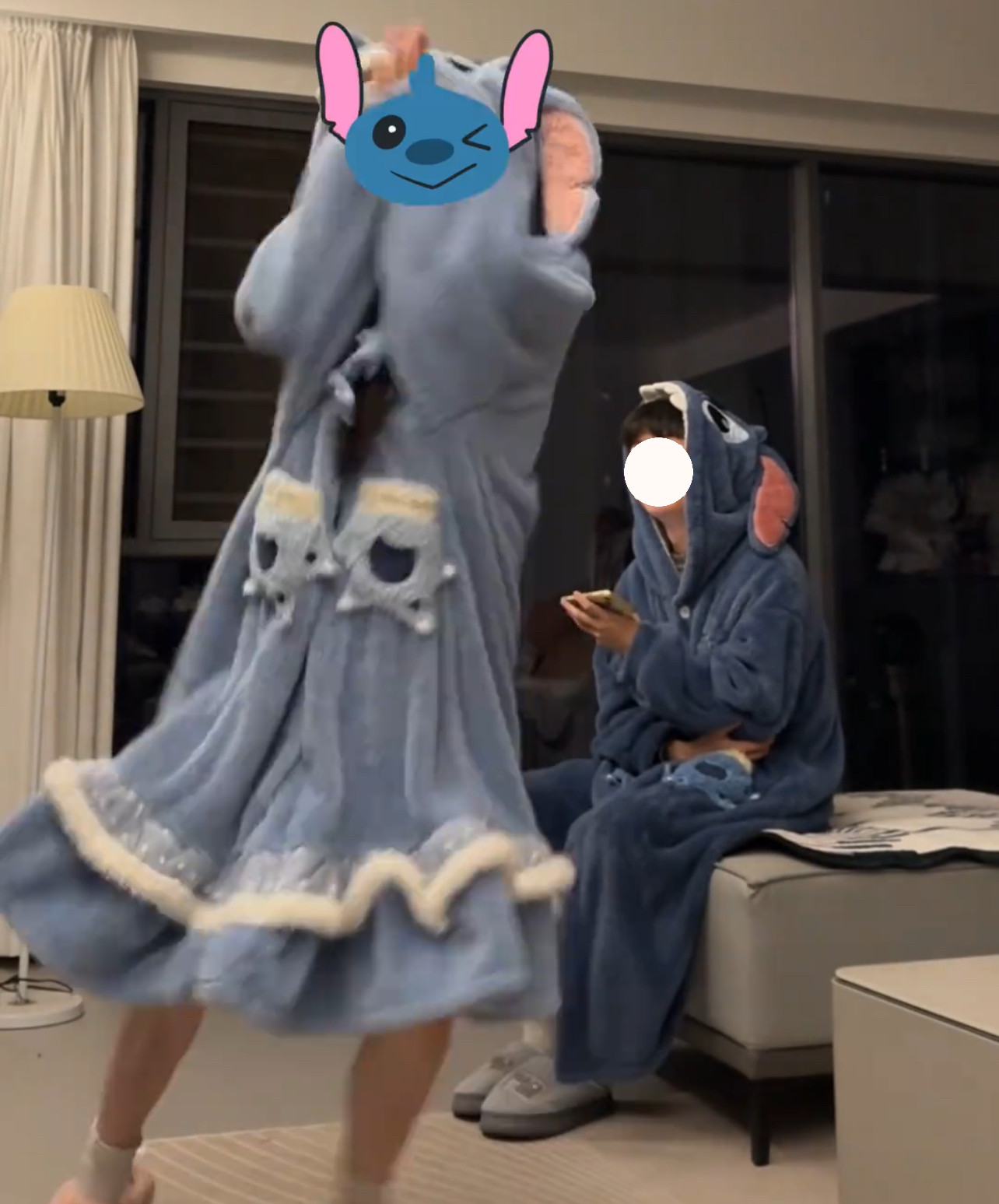 卡通蓝色睡裙新款2025秋冬睡袍女加厚连帽珊瑚绒睡衣家居服