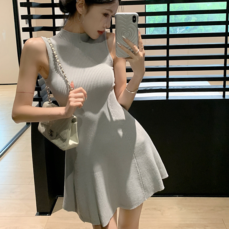 2025新款小红书推荐法式纯欲风辣妹无袖针织连衣裙女夏季新款气质
