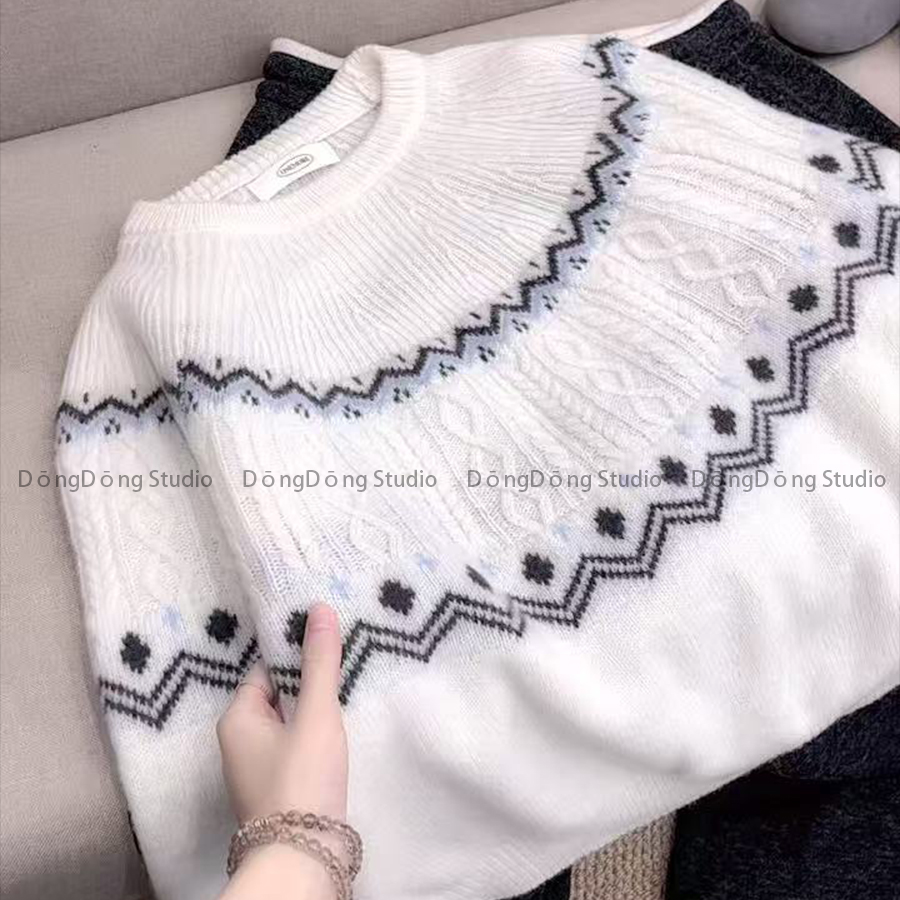 秋冬新品【白色费尔岛】全毛圆领套头条纹提花宽松长袖毛衣 8852