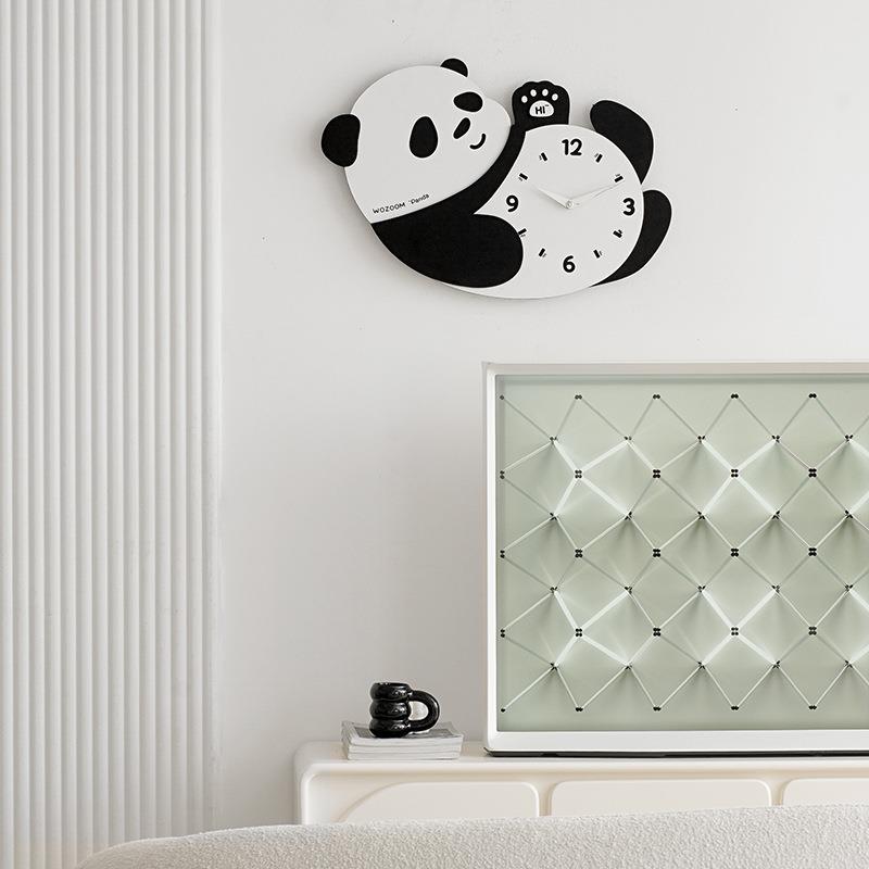 wo网zom屋准o熊猫钟表挂钟客厅2025新款红简约钟家用QQR时装饰墙