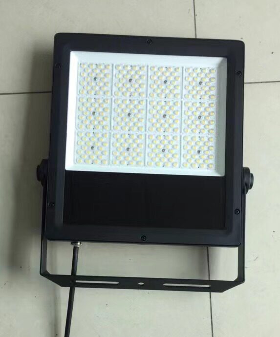 100瓦投光灯IP67泛光灯120W投光灯150W200WLED3030灯珠泛光灯