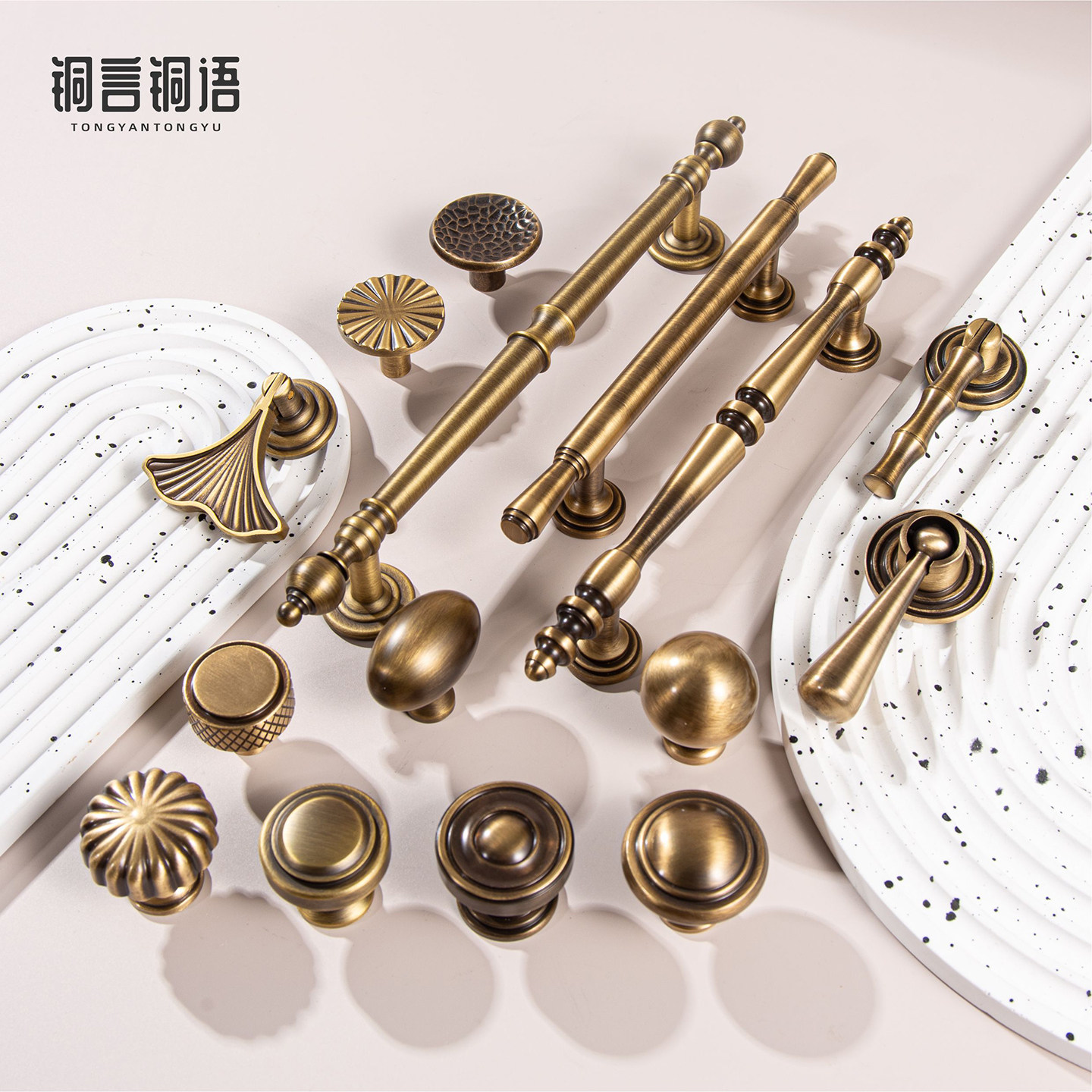 法式中古风黄铜拉手衣柜门小把手橱柜抽屉美式复古单孔轻奢古铜色