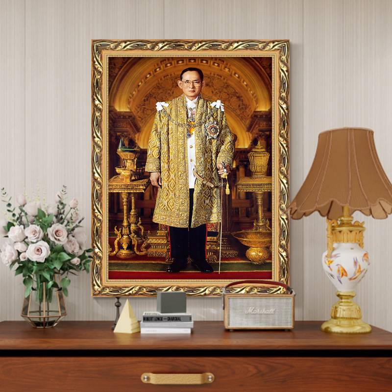 泰国国王画像普密蓬墙画东南亚挂画泰式风情装饰画壁画办公室挂件