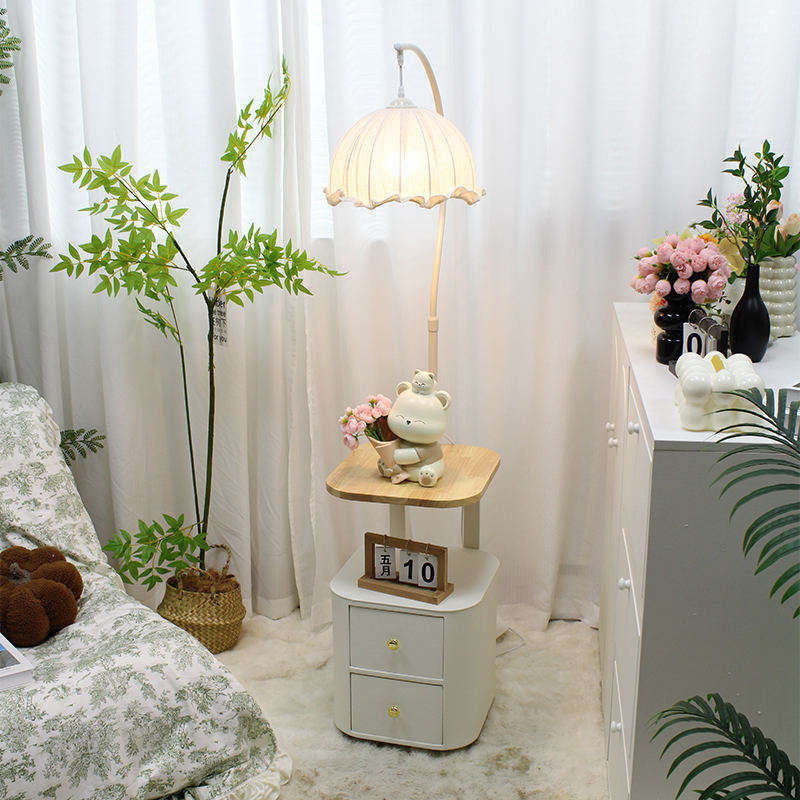 奶油风落地灯床头柜带灯