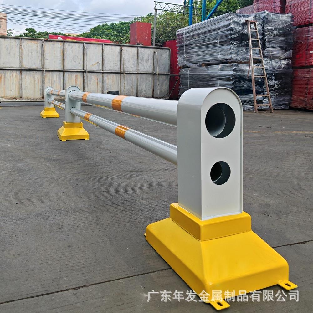 撞机隔离护栏车道交通安全警示栏人338市政道路行道车辆分非流防