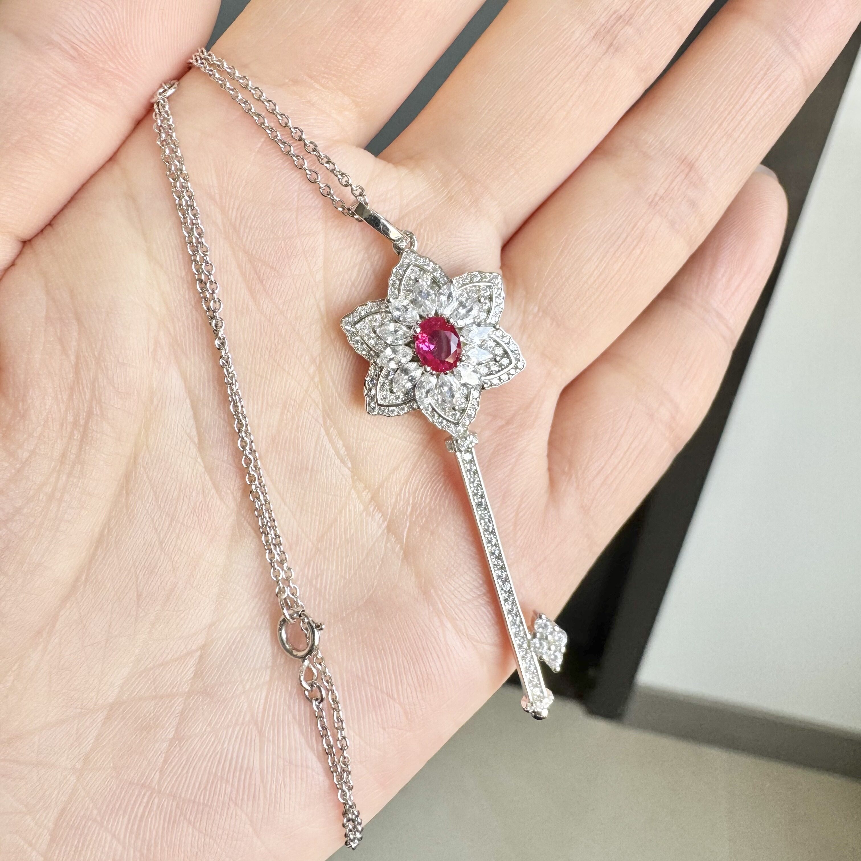轻奢小众重工S925通体纯银红宝石满钻钥匙项链气质毛衣链新年礼物,饰品/流行首饰/时尚饰品新,银饰项链,淘宝优惠券,粉丝福利购,淘宝优惠卷