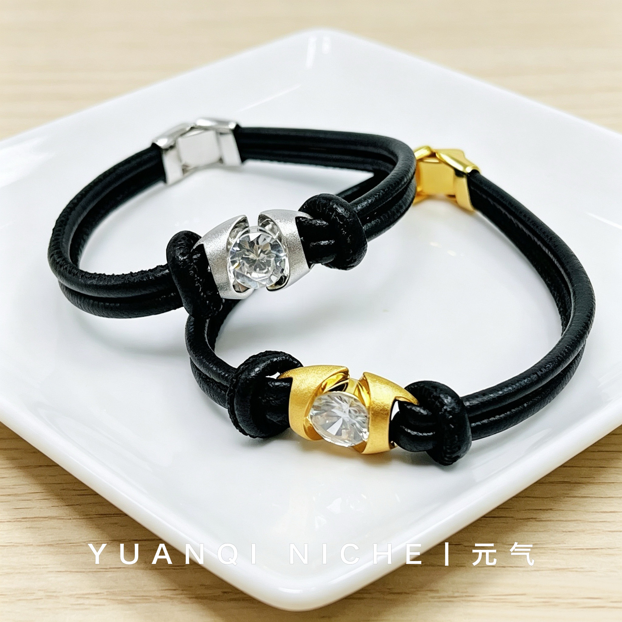 小众设计S925纯银拉丝单钻羊皮手链黑色皮绳真皮轻奢高级感爆闪
