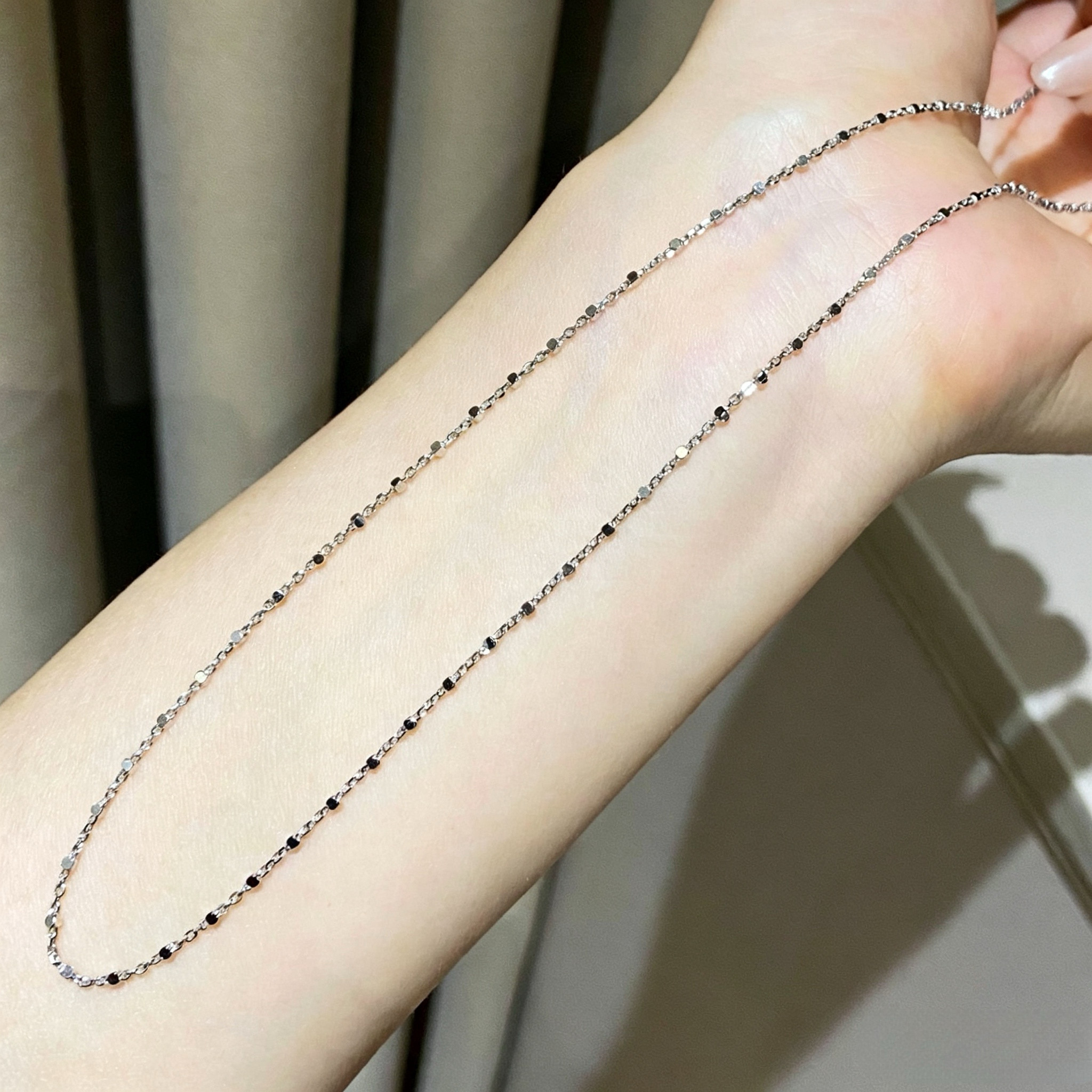 S925纯银镀铑金猎豹方块满天星素链女轻奢小众锁骨链爆闪细项链