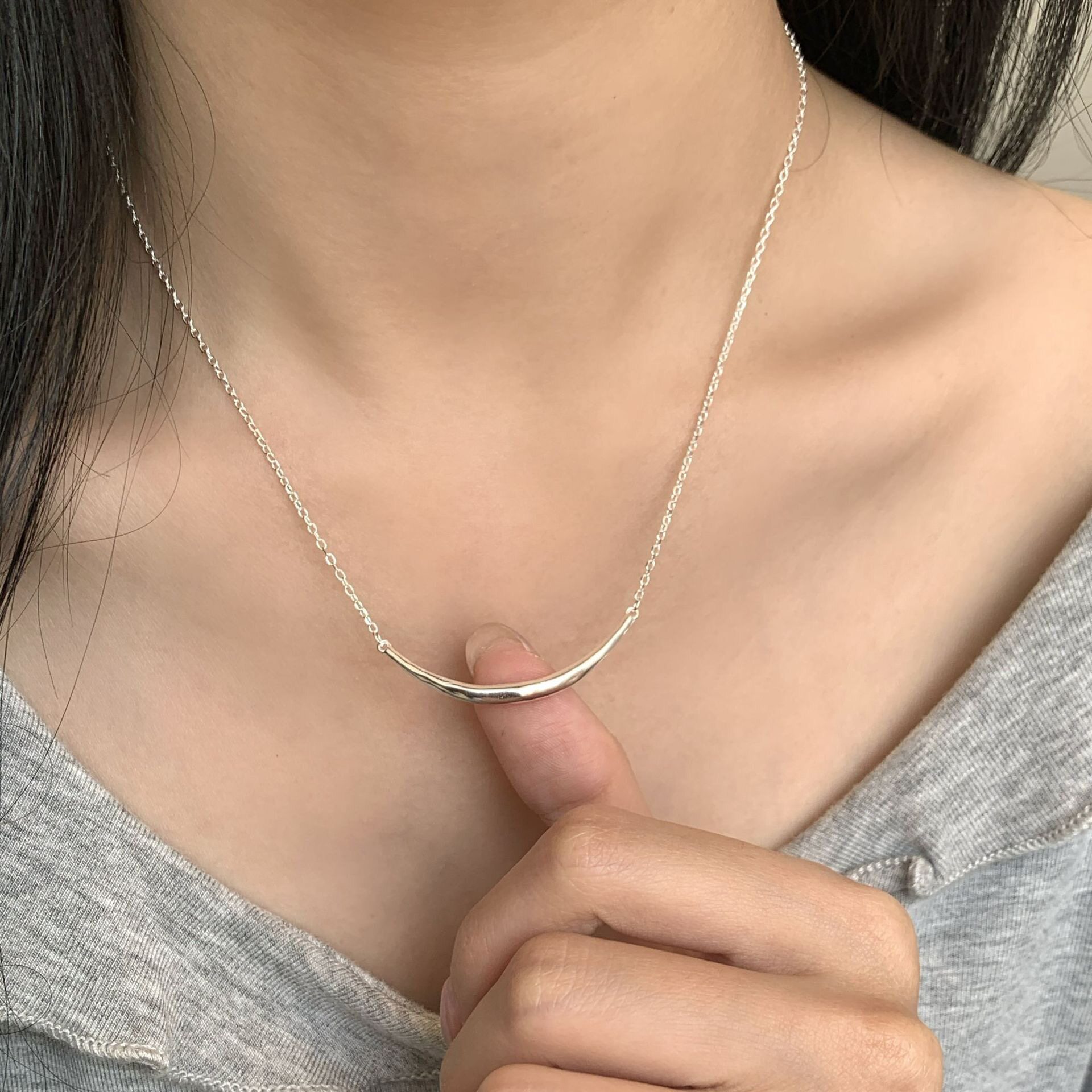 韩版S925纯银雾面哑光锤纹实心微笑项链女小众锁骨链轻奢百搭颈链