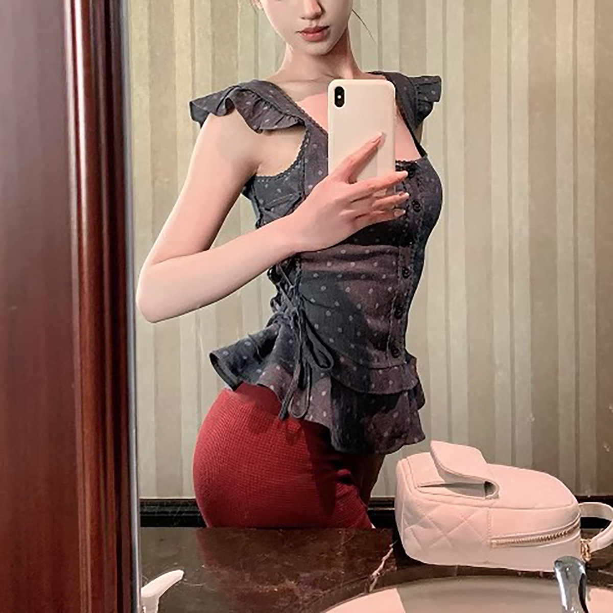 现货【贝蒂新衣】小飞袖绑带蕾丝边背心女纯欲无袖衬衫波点上衣
