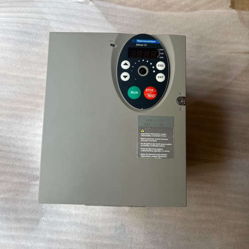 议价TAV31HU30N4A变频器，成色如图实物拍