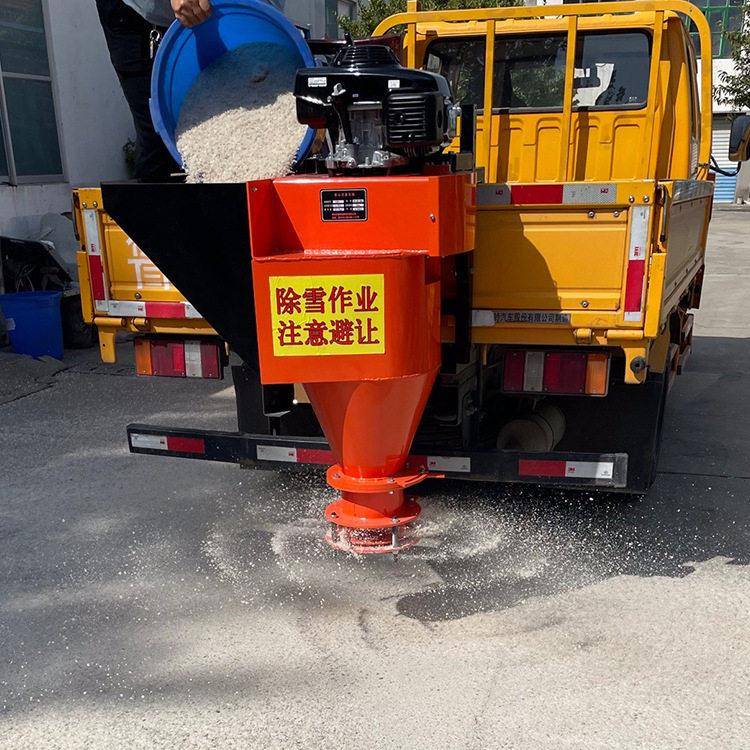 车载式融雪撒布机融雪剂汽油撒盐洒布机路面便携车挂式除雪机