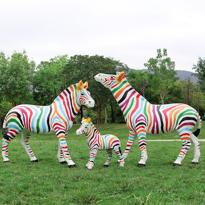 户外大型仿真斑马雕塑玻璃钢动物摆件公园林景观小品田园草坪装饰