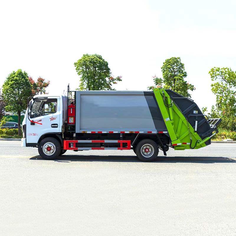 5吨压缩垃圾清运车 带气动密封盖不散臭气 压缩式厢体垃圾装得多