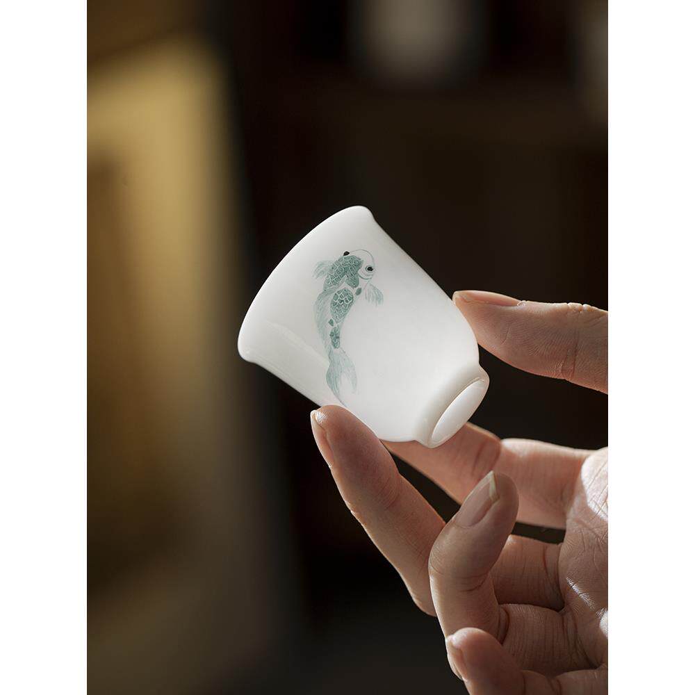 德化冰种白瓷茶杯手绘品茗杯功夫茶具主人杯单杯闻香杯薄胎锦鲤杯