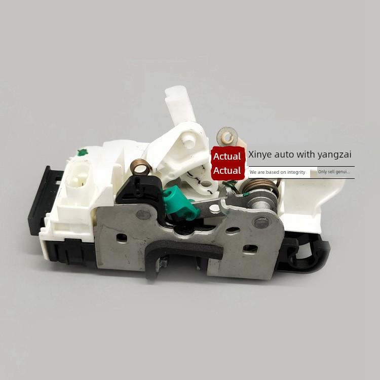 适配道奇酷威车门锁块牧马人车门锁块车门锁机构300C闭锁器前后