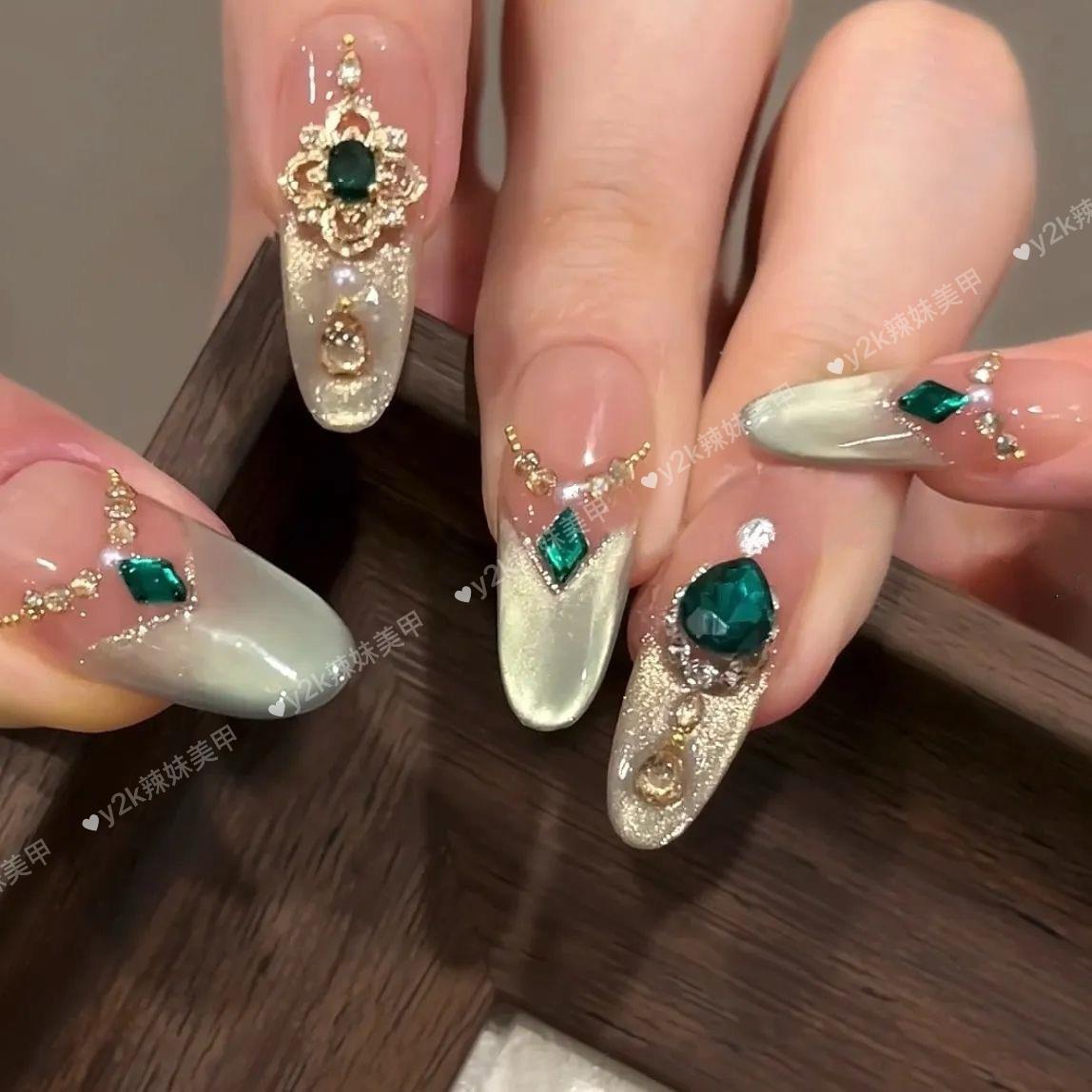 【莫妮卡】祖母绿气质轻奢手工穿戴甲猫眼贵气高级感显白美甲贴片