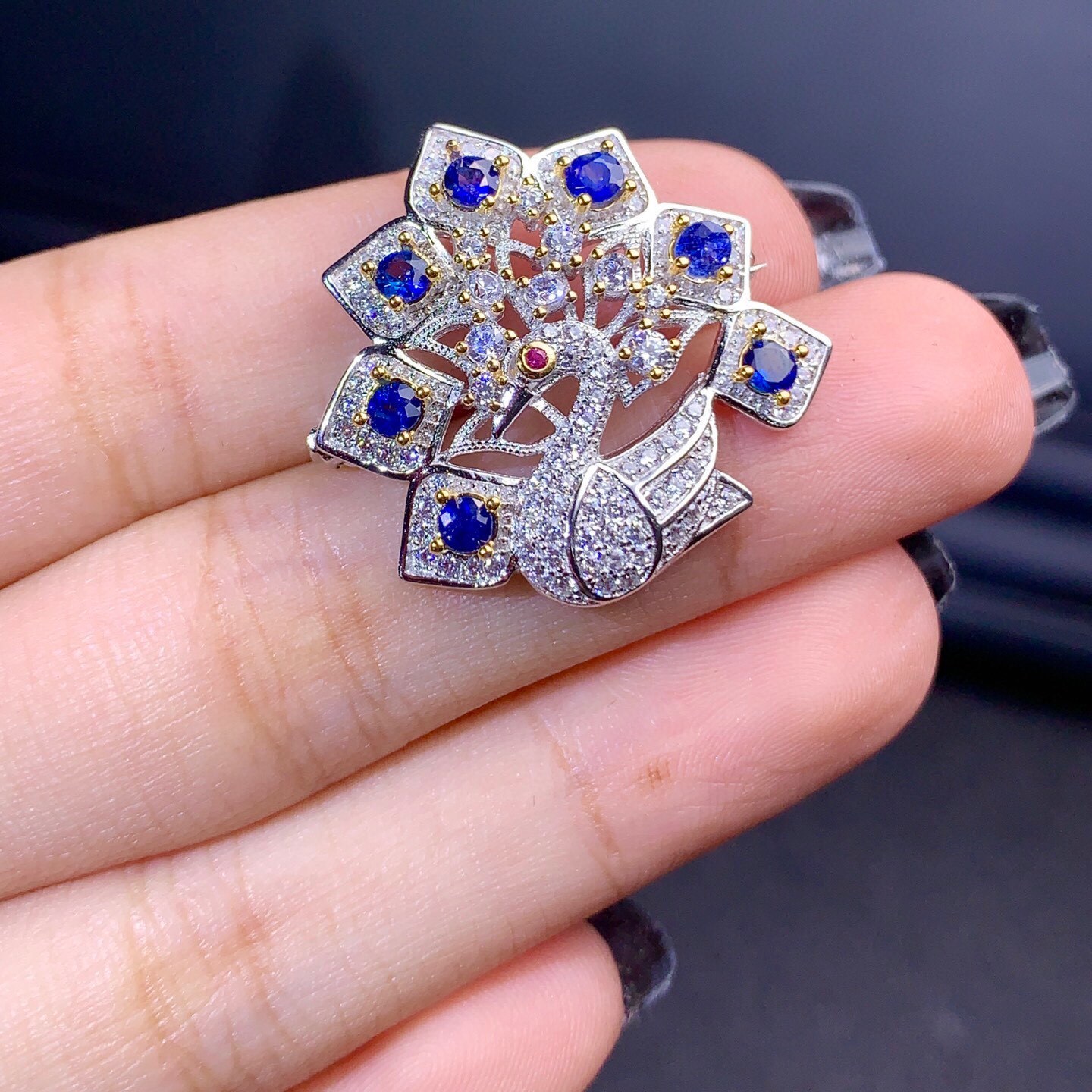 天然蓝宝胸针水钻胸针女