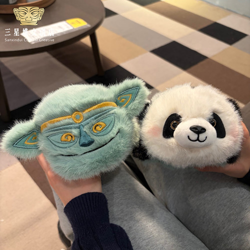 三星堆熊猫变身玩偶成都旅游纪念