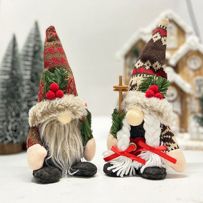 圣诞节公仔装饰品针织帽抱松枝鲁道夫公仔侏儒无脸娃娃公仔摆件