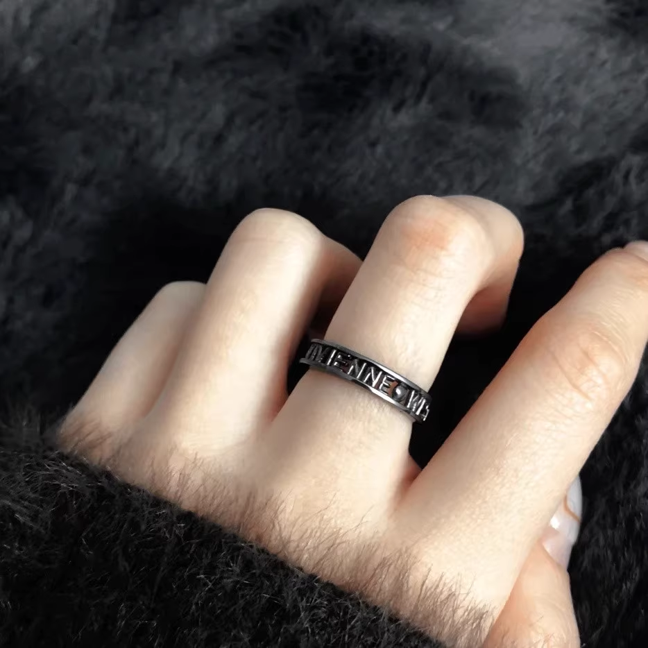 西太后简约高品质镂空字母戒指