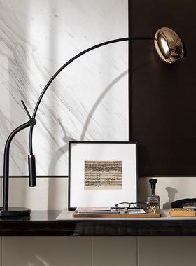 挂画样板间办公书桌垫台灯阅读主题桌面组合饰品售楼处书房搭配