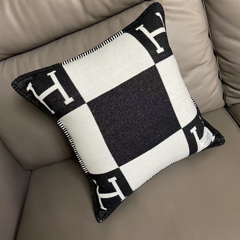 工厂H抱枕套子大l号6565办公室轻奢午睡沙发靠枕黑白靠垫套