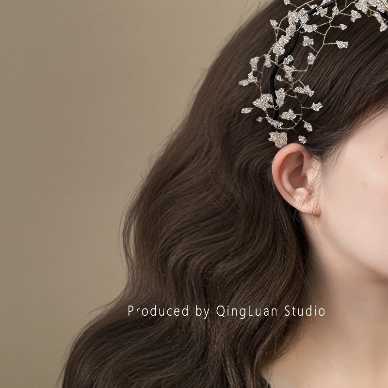 满天星~超仙水晶花朵发箍女2025新款重工设计水晶压发头箍旅行箍