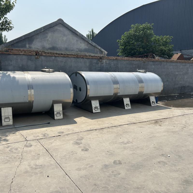 不锈钢运输储水罐柴油储存罐玻璃水密封容器酒精储存容器