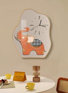 现代简卧约厅挂钟创意网QVR红时尚客厅房家用静音钟表室间网餐红