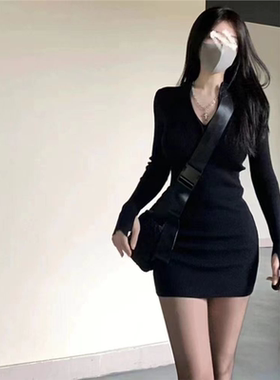 黑色包臀裙长袖内搭连衣裙掐腰修身显瘦打底小黑裙秋冬季收腰裙子