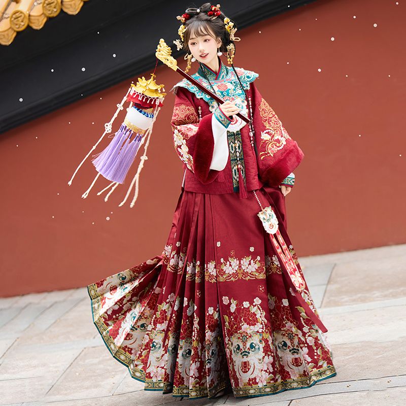 未央宫【金狮纳福】新款明制汉服女红色加绒袄云肩织金马面裙冬季