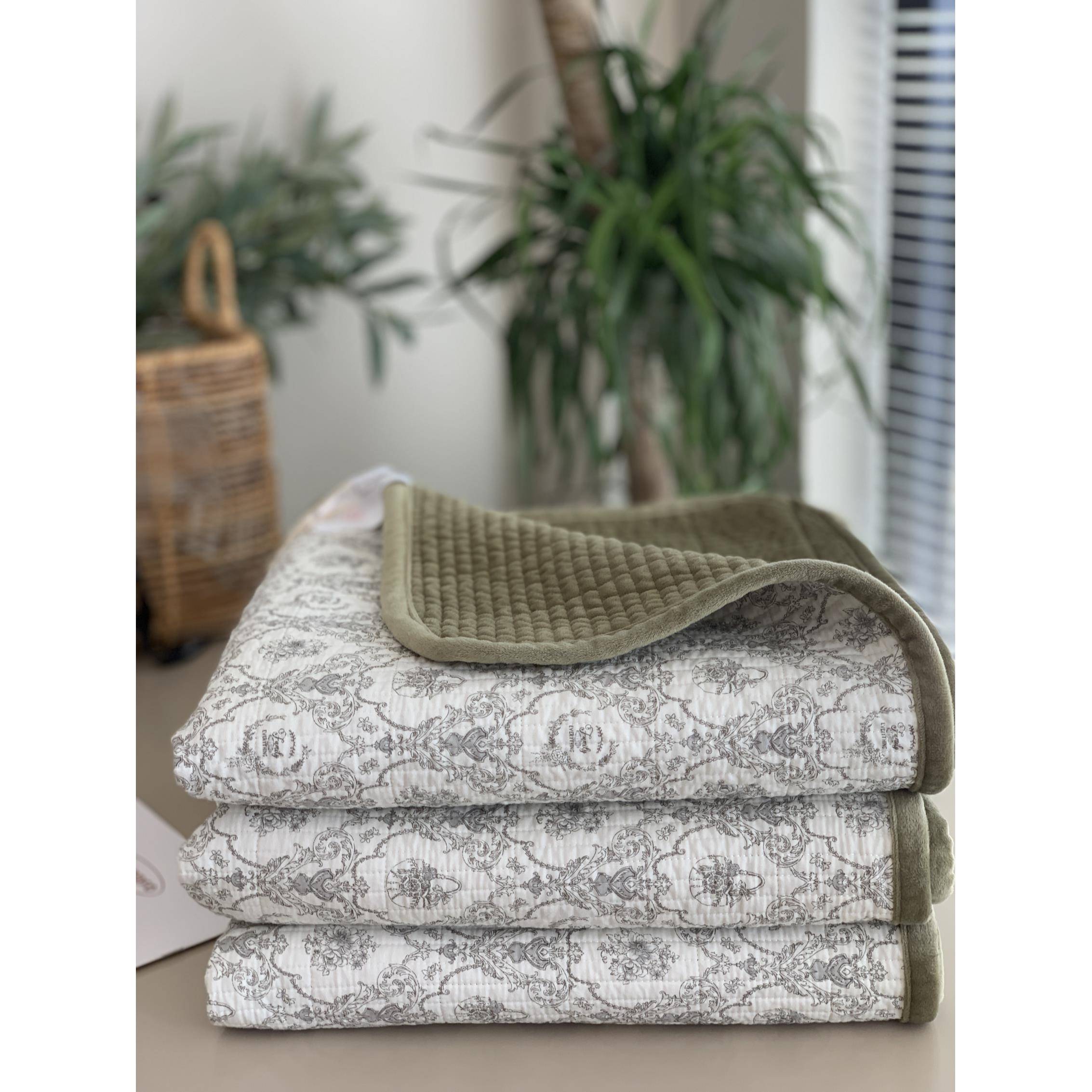 秋冬加厚宝宝绒床盖三件套纯棉一面绒保暖床盖单件绗缝夹棉床单