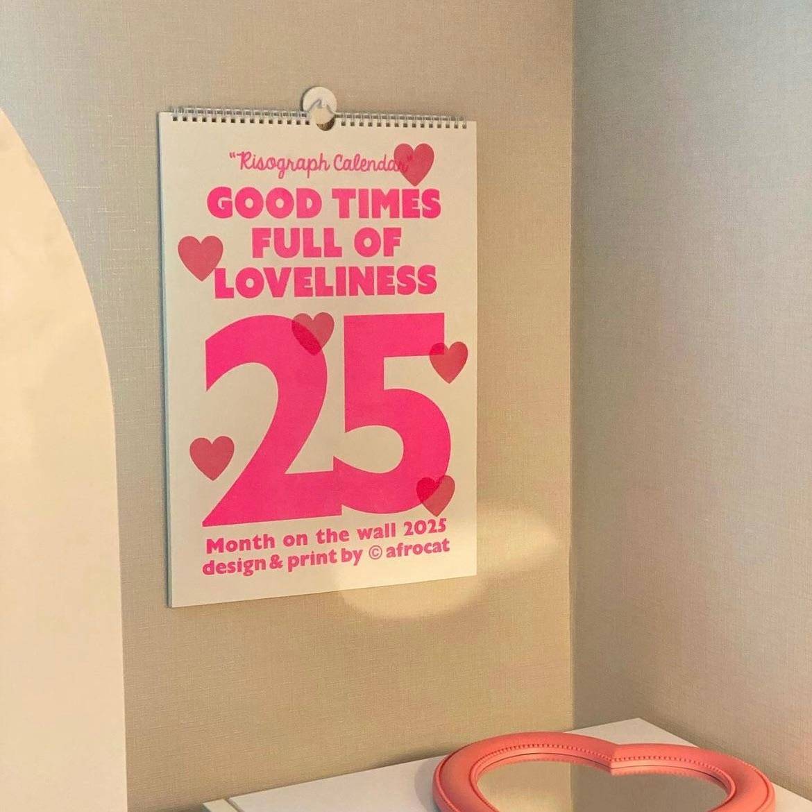 韩国ins北欧2025年日历彩色创意简约墙壁装饰挂历台历拍照备忘录