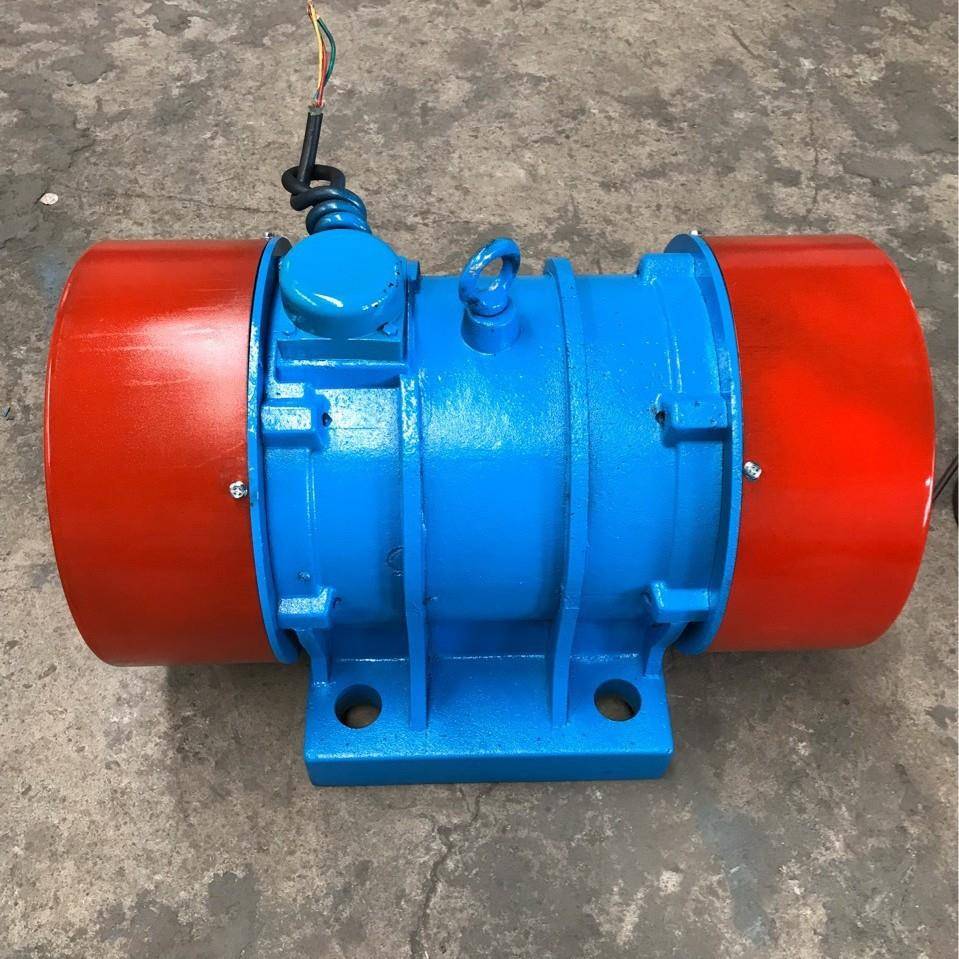 新乡生产宏达GKZS-40-6 3kw振动电机振动直线筛电机