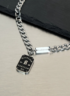 嘻哈风钛钢方牌情侣转运锁骨链