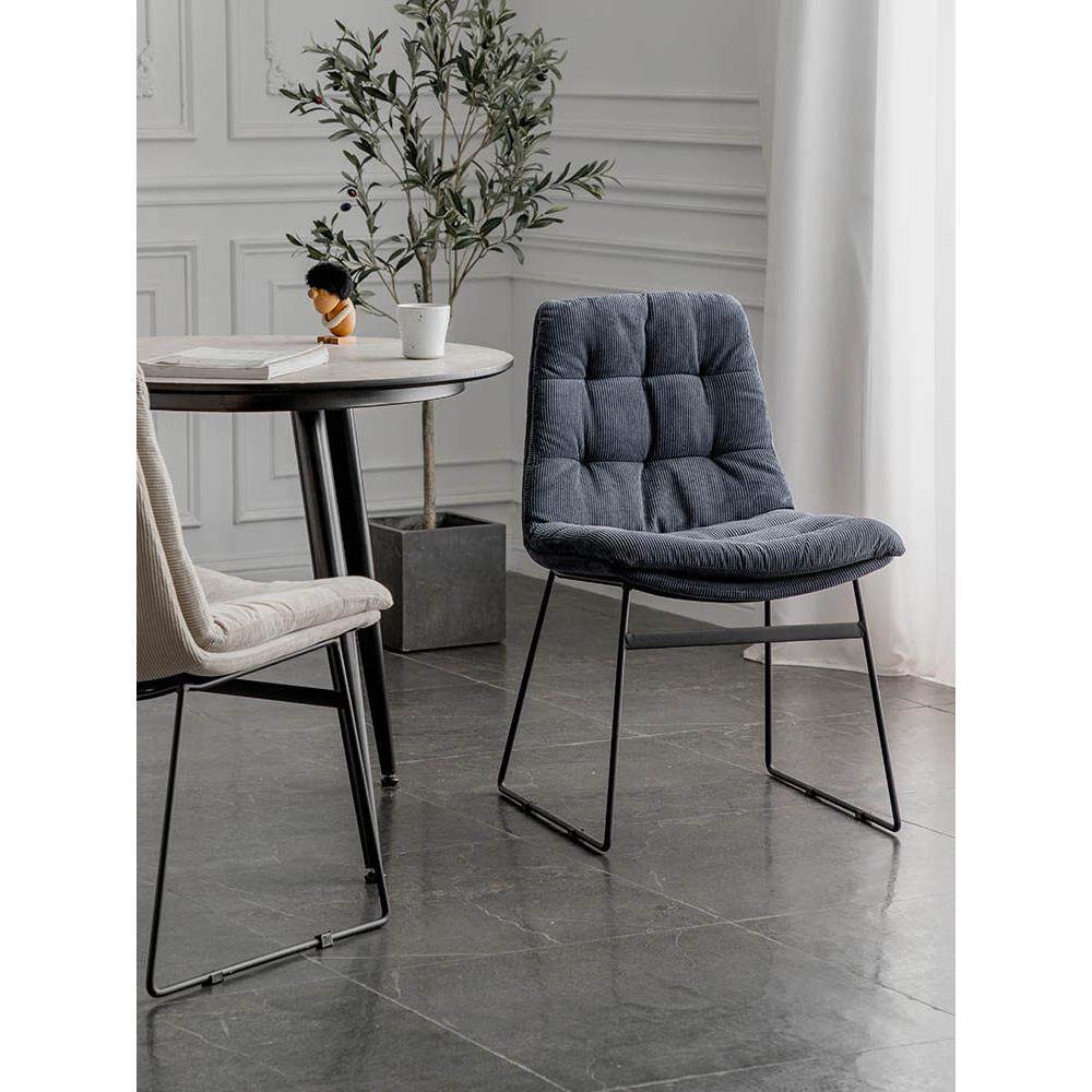 北欧铁艺餐桌椅子家用洽谈凳子简约覆古网红ins咖啡厅靠背皮餐椅