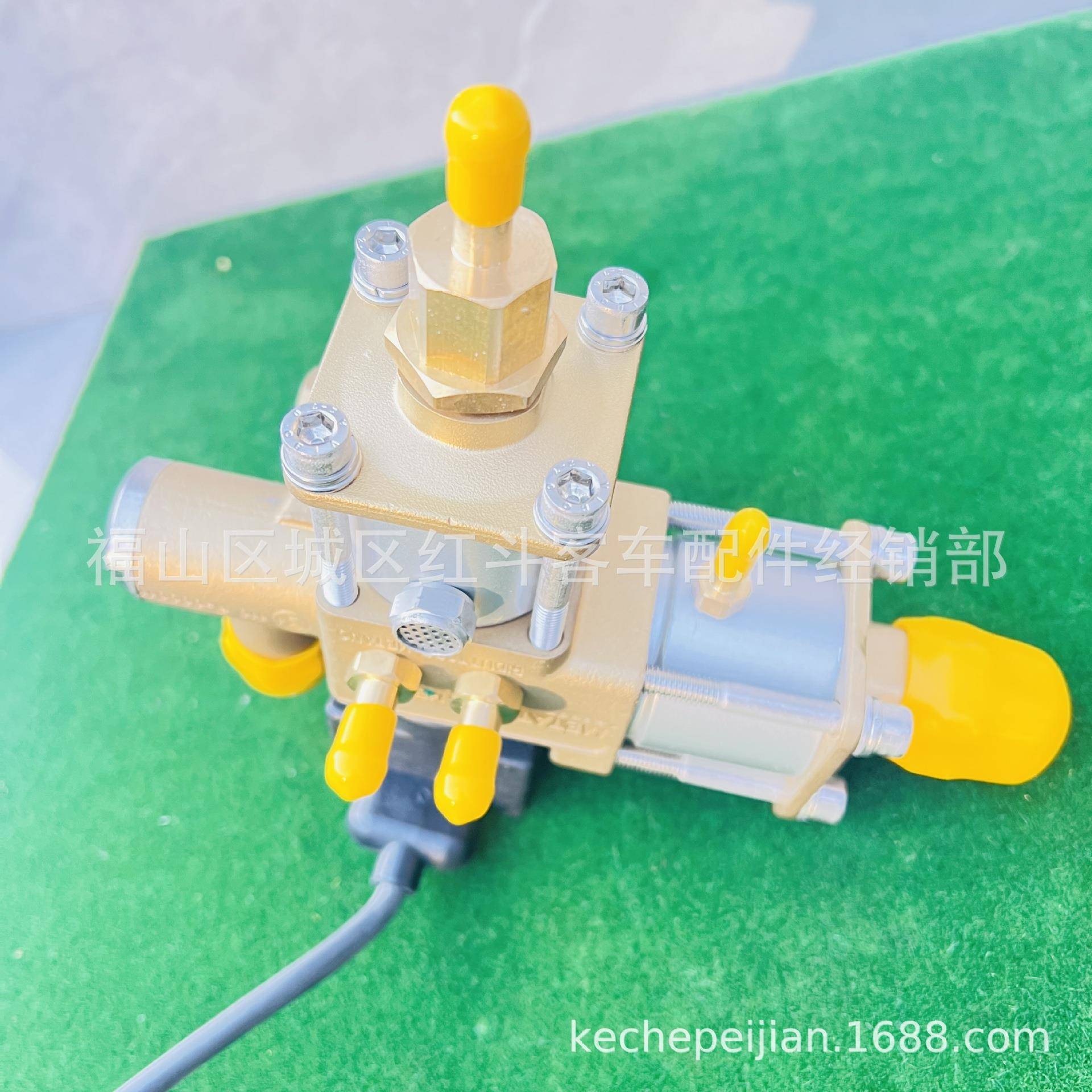 供适配宇通客车高压减压器压力调节器J4R00-1113240B-P64