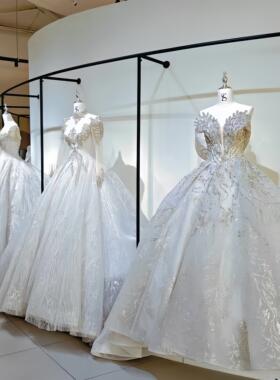 黑色婚纱展示架上墙婚纱侧挂架影楼礼服陈列货架壁挂式秀禾挂衣架