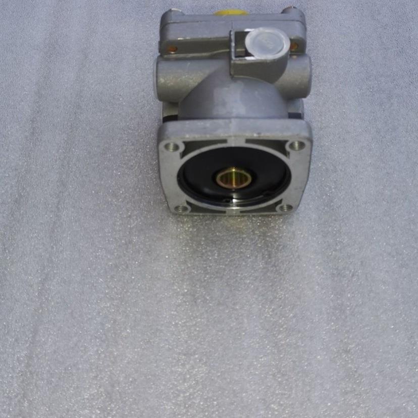 金葛拖拉机刹车总泵 金冠 世杰 南岳 桑铼特 果福拖拉机配件