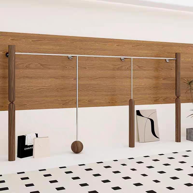 服装店上墙展示架不锈钢搭配木纹色陈列架女装店货架挂衣架落地式